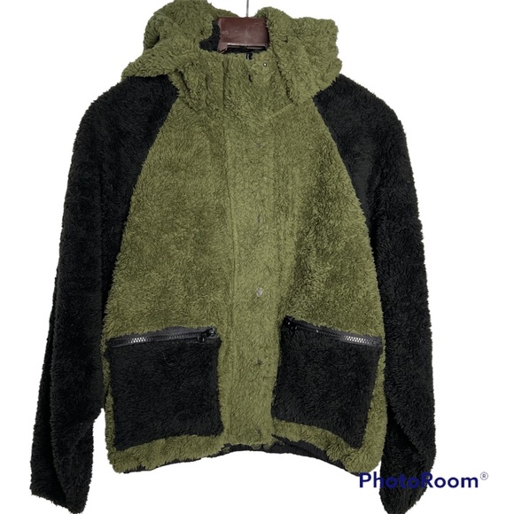 NWT Plush x Revolve Olive & Black Sherpa Zip Up Jacket with Hood - Picture 4 of 12
